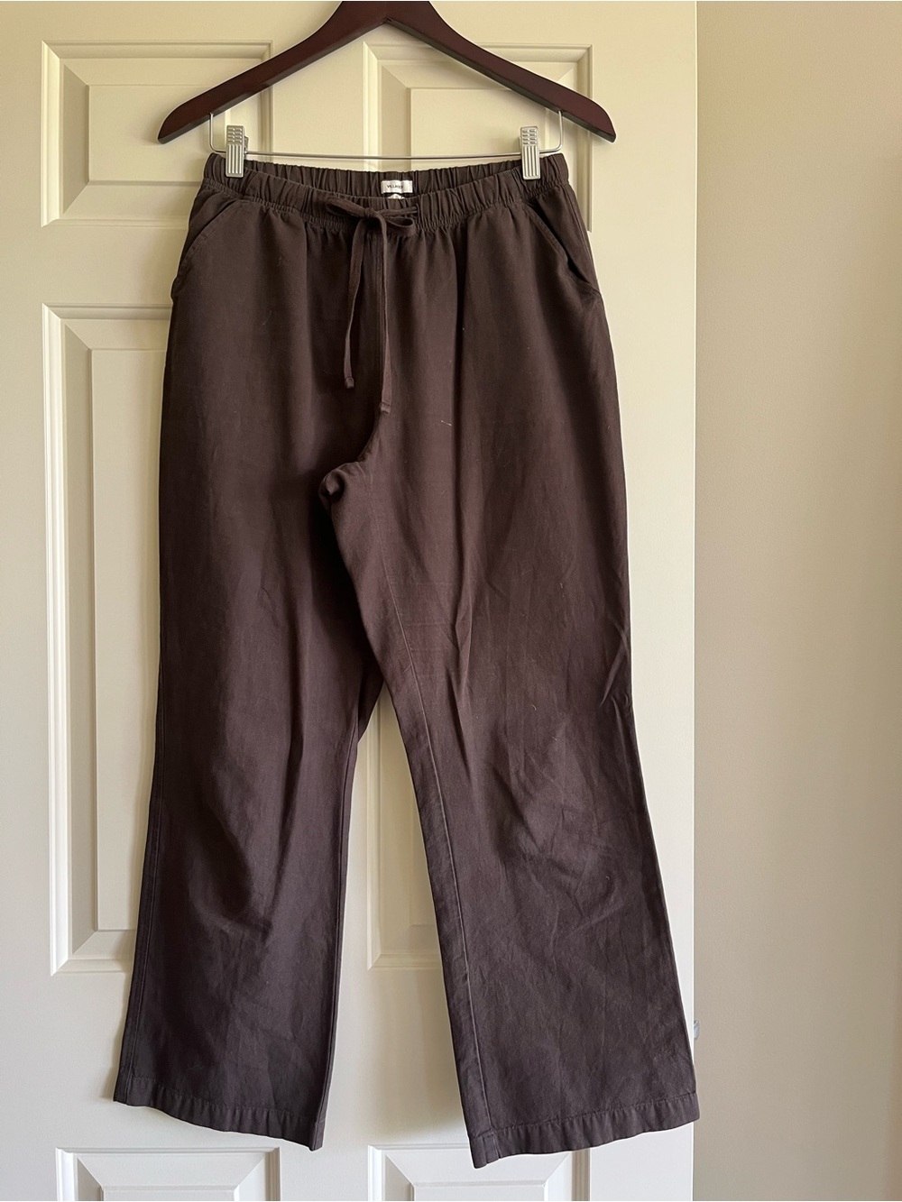 linen trousers